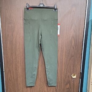 Danskin Size M Olive Green High Rise Cropped Leggings